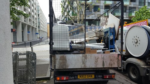 Benefits of hiring a Grab Lorry in Woolwich